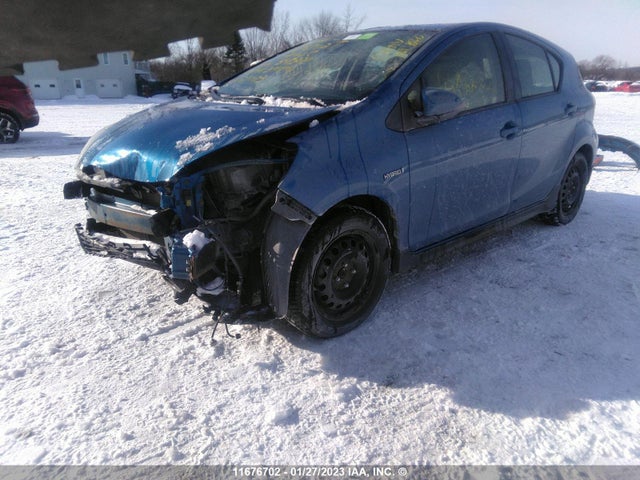 Toyota PRIUS C 2017 JTDKDTB33H1597320 Image 2