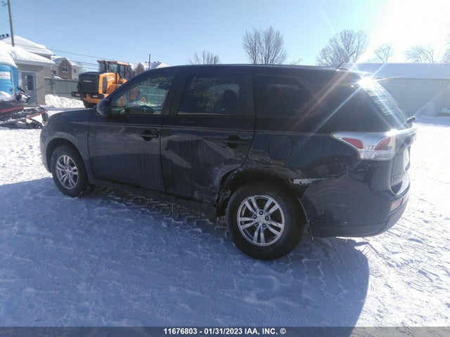 JA4AZ2A31EZ603017 Mitsubishi Outlander Es
