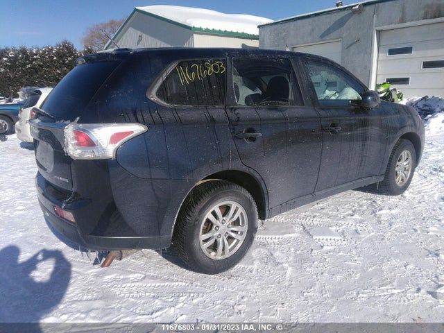JA4AZ2A31EZ603017 Mitsubishi Outlander Es