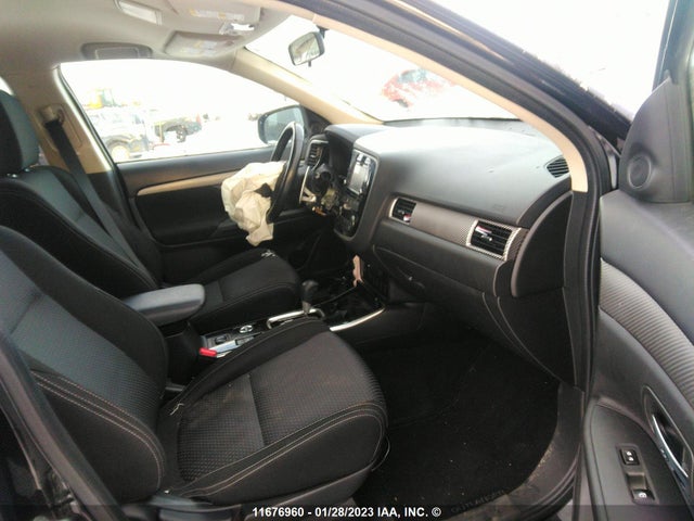 JA4JZ3AX7HZ608462 Mitsubishi Outlander Se/sel