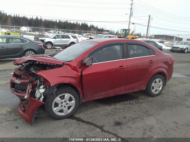 Chevrolet SONIC LT 2015 1G1JC5SH8F4110249 Image 2