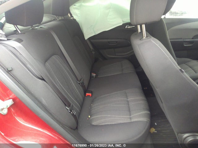Chevrolet SONIC LT 2015 1G1JC5SH8F4110249 Image 8