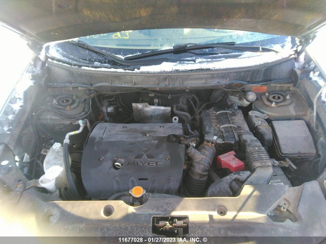 JA4AH3AU9CZ603376 Mitsubishi RVR SE