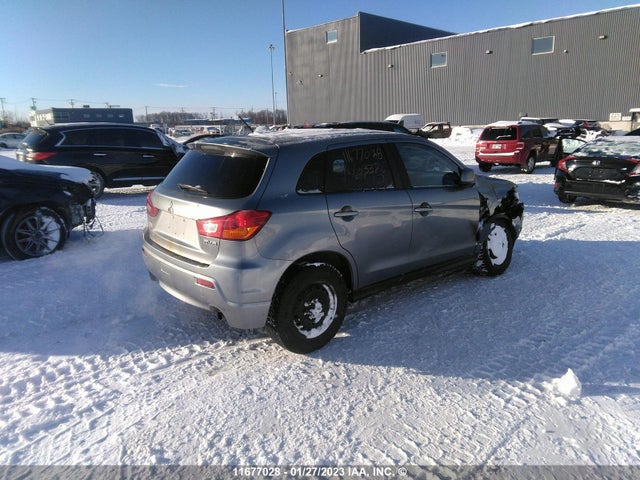JA4AH3AU9CZ603376 Mitsubishi RVR SE