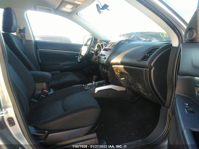 JA4AH3AU9CZ603376 Mitsubishi RVR SE