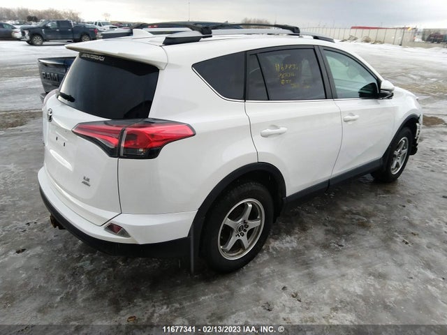 Toyota RAV4 LE 2018 2T3BFREV5JW737305 Image 5
