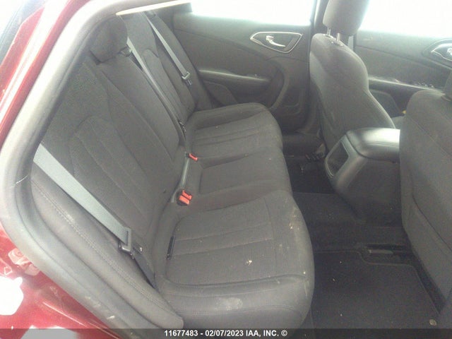 1C3CCCFB9FN735428 Chrysler 200 LX
