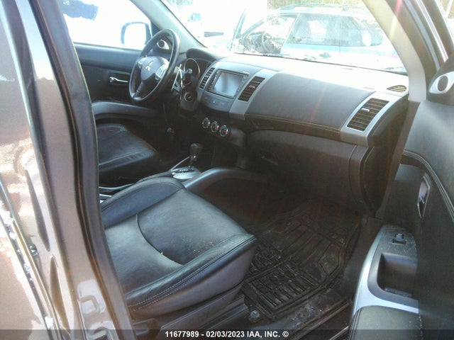 JA4JT5AX5BU609384 Mitsubishi OUTLANDER GT