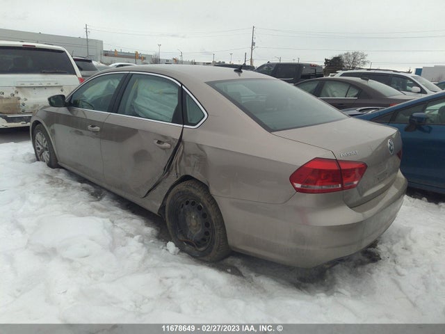 1VWAS7A3XFC021068 Volkswagen PASSAT S