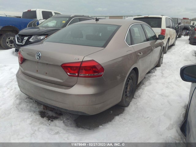 1VWAS7A3XFC021068 Volkswagen PASSAT S