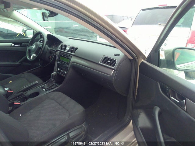1VWAS7A3XFC021068 Volkswagen PASSAT S