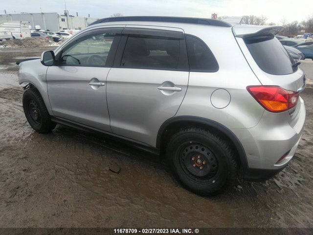 JA4AJ4AW9JU600869 Mitsubishi Rvr Se Limited/gt