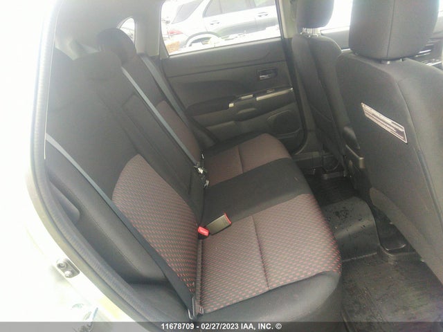 JA4AJ4AW9JU600869 Mitsubishi Rvr Se Limited/gt