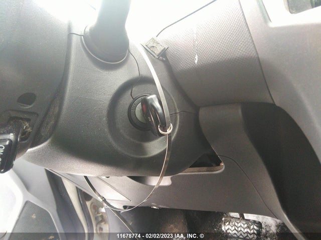 Toyota Yaris 2010 JTDKT4K36A5308633 Image 3
