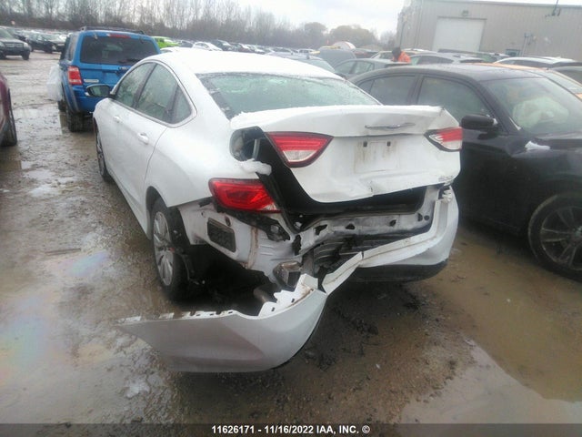 1C3CCCFB2FN728823 Chrysler 200 LX