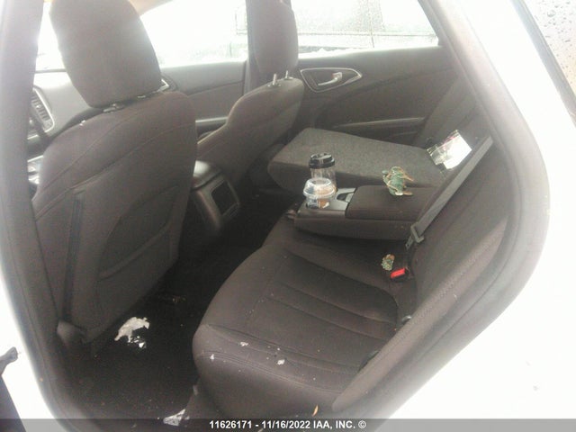 1C3CCCFB2FN728823 Chrysler 200 LX