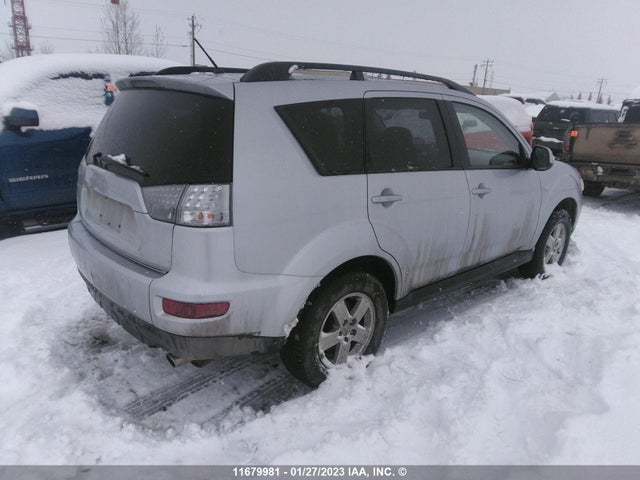 JA4AT2AW3DU606542 Mitsubishi Outlander Es