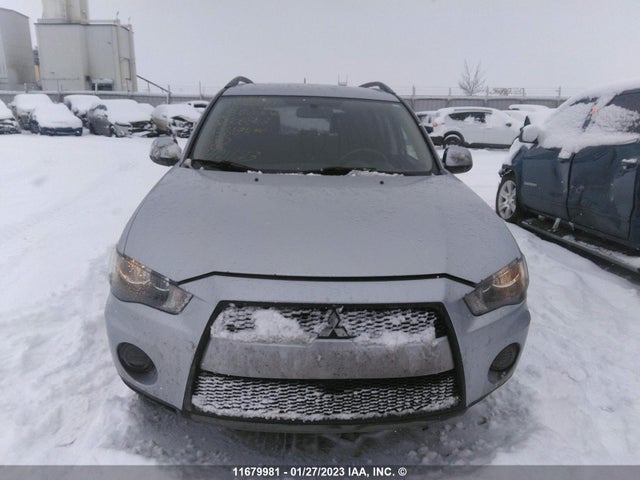 JA4AT2AW3DU606542 Mitsubishi Outlander Es