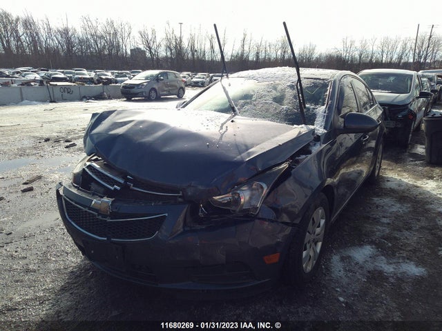 Chevrolet Cruze 2014 1G1PC5SB0E7117800 Image 2