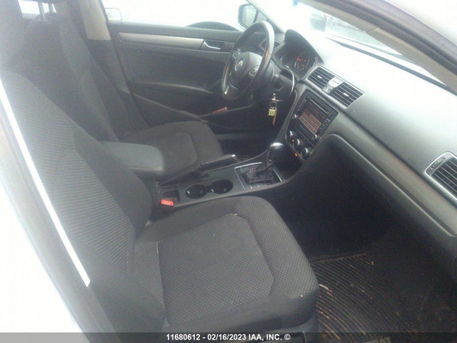 2015 Volkswagen Passat S მანქანა იყიდება აუქციონზე, vin: 1VWAS7A31FC114836, აუქციონის ნომერი: 11680612