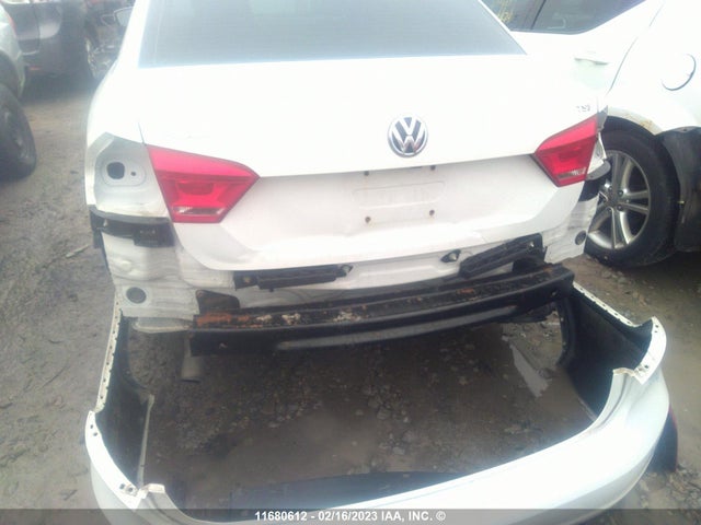 2015 Volkswagen Passat S მანქანა იყიდება აუქციონზე, vin: 1VWAS7A31FC114836, აუქციონის ნომერი: 11680612