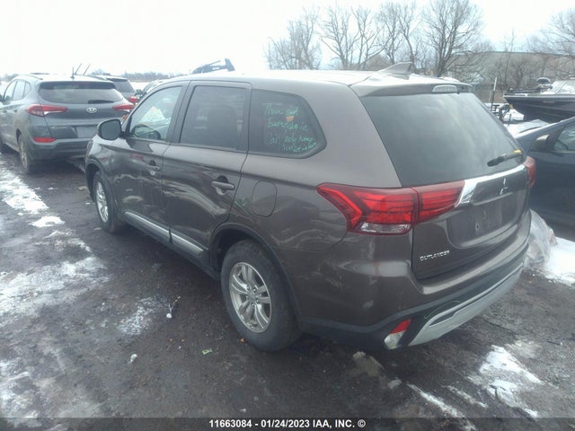 JA4AZ2A3XLZ611646 Mitsubishi Outlander Es