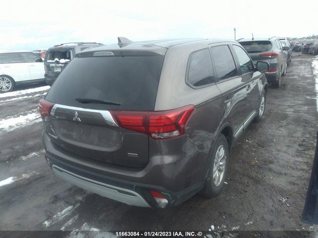JA4AZ2A3XLZ611646 Mitsubishi Outlander Es