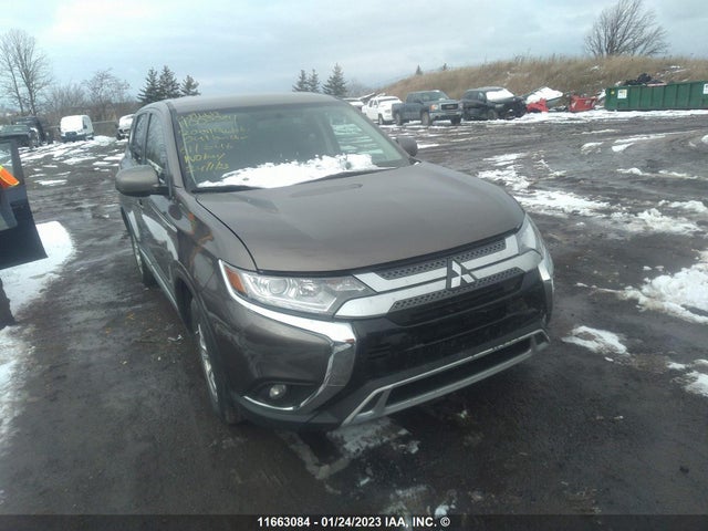 JA4AZ2A3XLZ611646 Mitsubishi Outlander Es
