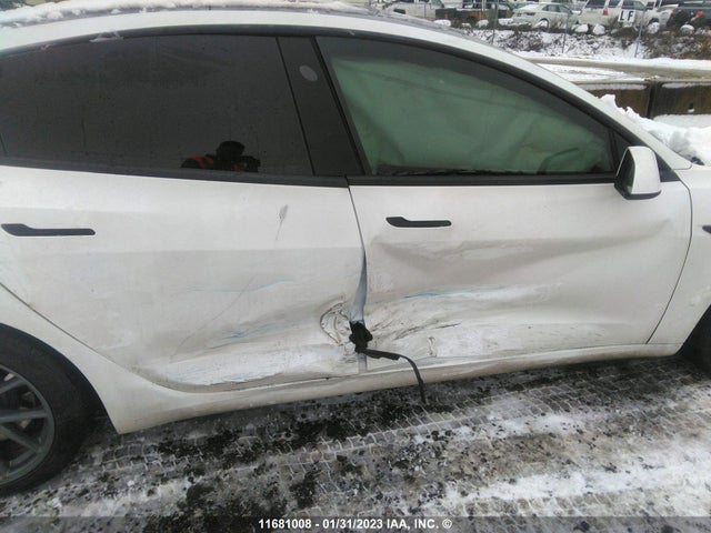 5YJ3E1EA7MF870728 Tesla MODEL 3