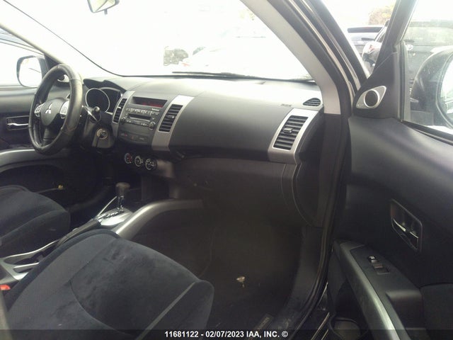 JA4AT2AW1AZ609180 Mitsubishi Outlander Es