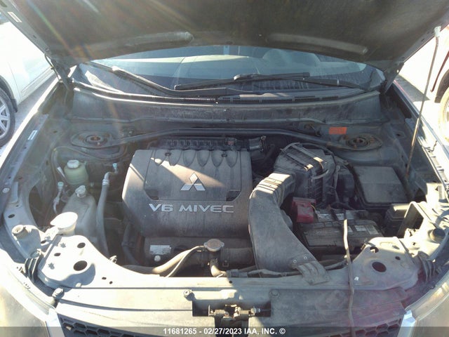 JA4MT31X59Z604412 Mitsubishi Outlander Se