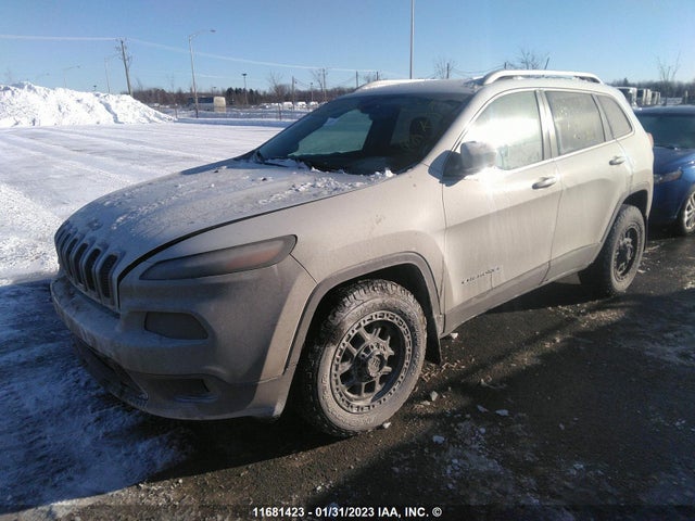 1C4PJMCSXEW284385 Jeep Cherokee Latitude