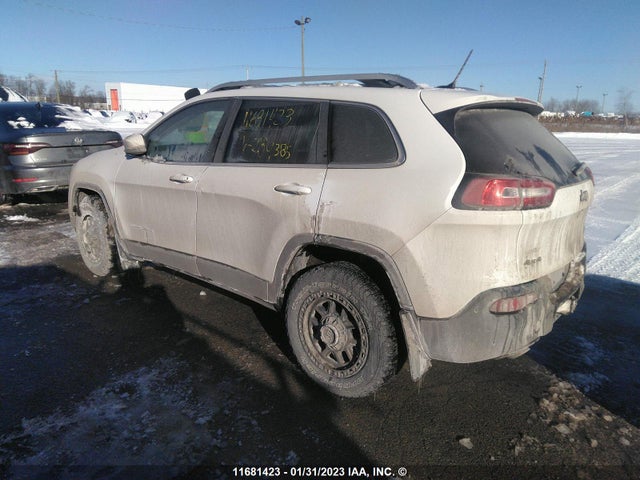 1C4PJMCSXEW284385 Jeep Cherokee Latitude