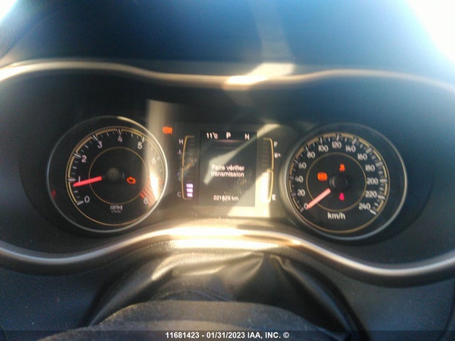 1C4PJMCSXEW284385 Jeep Cherokee Latitude