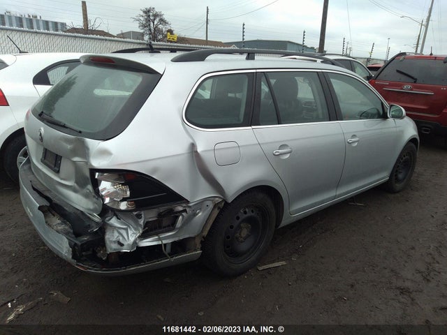Volkswagen Golf 2010 3VWKL8AJ2AM612007 Image 4