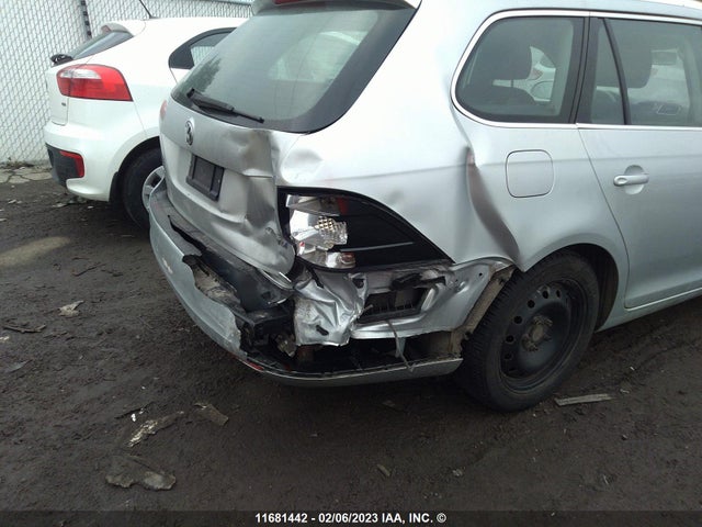 Volkswagen Golf 2010 3VWKL8AJ2AM612007 Image 6