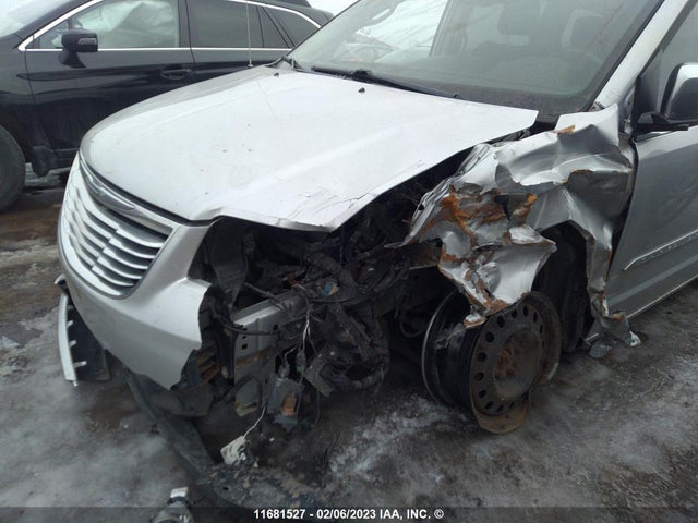 2C4RC1GG7CR127989 Chrysler Town & Country Limited