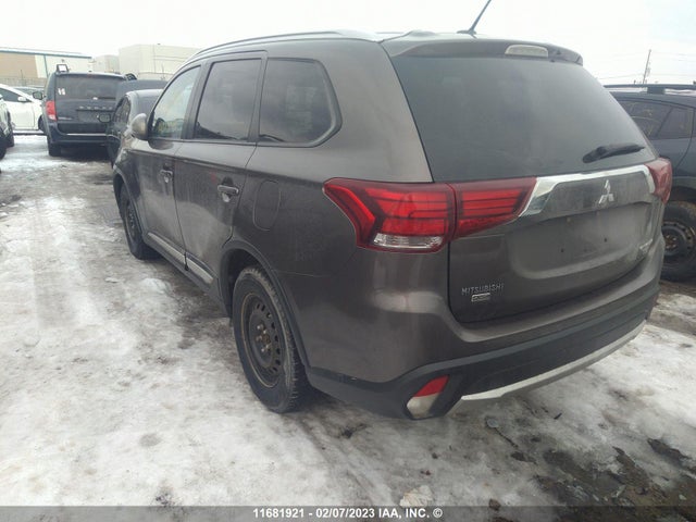 JA4AZ2A3XGZ603603 Mitsubishi Outlander Es