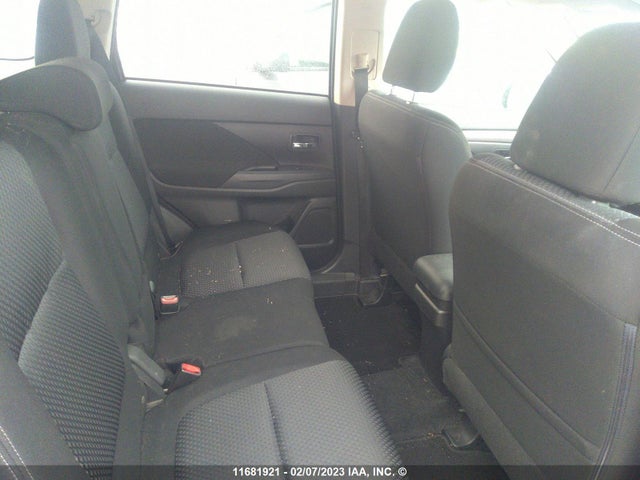 JA4AZ2A3XGZ603603 Mitsubishi Outlander Es