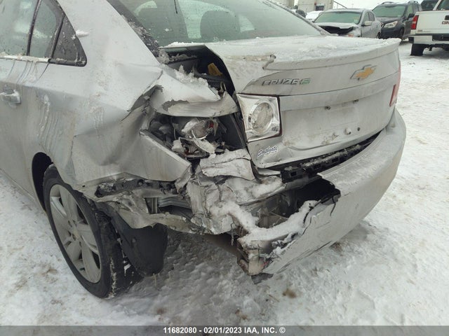 Chevrolet Cruze 2015 1G1P75SZ4F7212508 Image 7