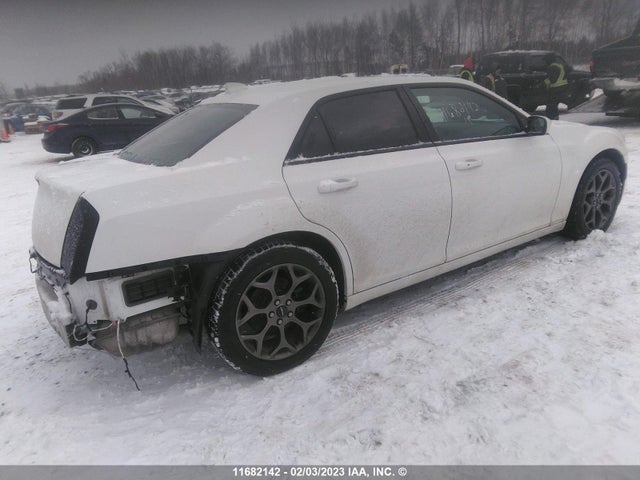 2C3CCAGGXJH250635 Chrysler 300 S