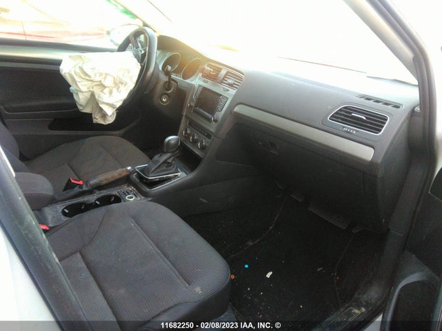 3VW217AU5FM084075 Volkswagen GOLF