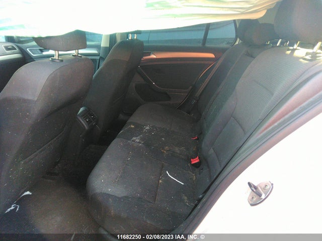 3VW217AU5FM084075 Volkswagen GOLF