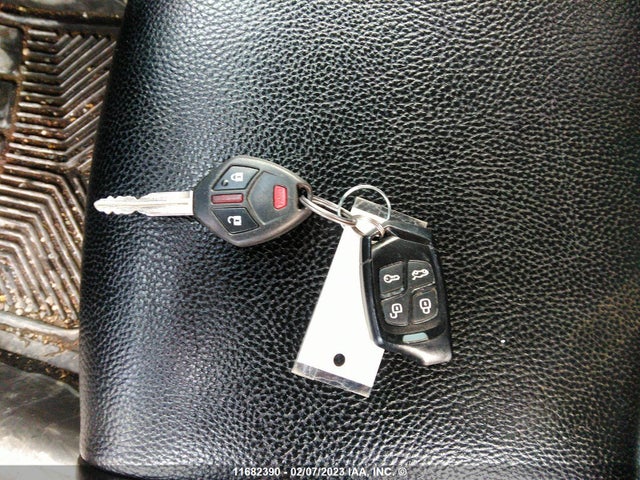 JA4AZ2A33FZ600850 Mitsubishi Outlander Es