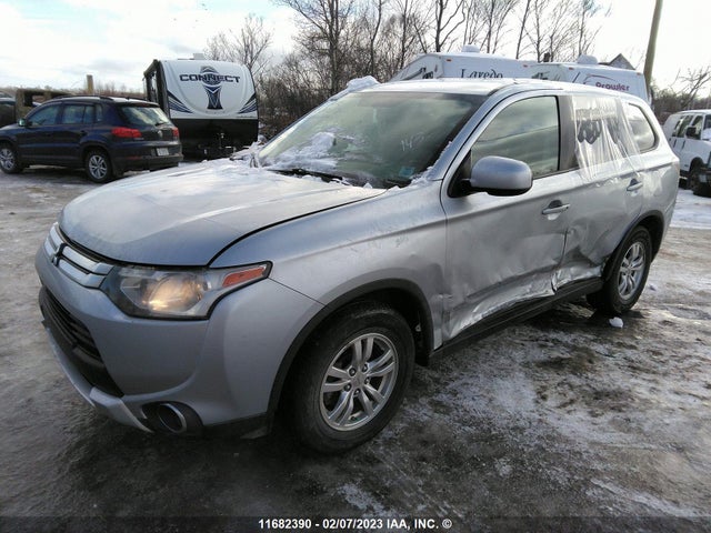 JA4AZ2A33FZ600850 Mitsubishi Outlander Es