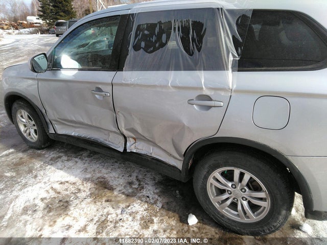 JA4AZ2A33FZ600850 Mitsubishi Outlander Es