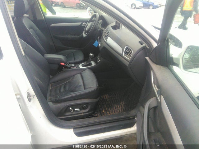 WA1ECCFS4HR011608 Audi Q3 PREMIUM