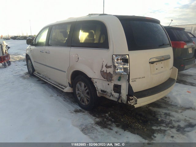 2A4RR6DX3AR217941 Chrysler Town & Country Limited