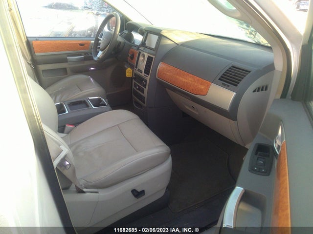2A4RR6DX3AR217941 Chrysler Town & Country Limited