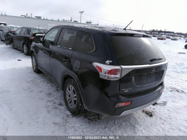 JA4AZ2A33FZ601660 Mitsubishi Outlander Es
